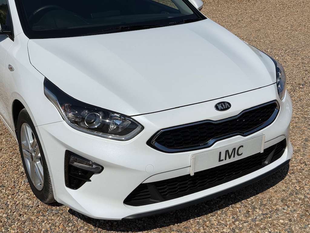 A 2021 KIA CEED 1.6 CRDi MHEV 2 Hatchback 5dr Diesel Hybrid Manual A 2021 KIA CEED 1.6 CRDi MHEV 2 Hatchback 5dr Diesel Hybrid Manual