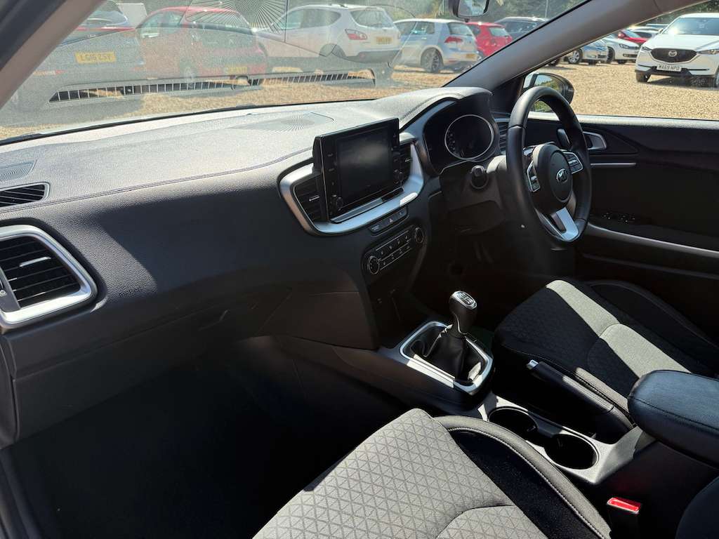2021 KIA CEED 2021 KIA CEED