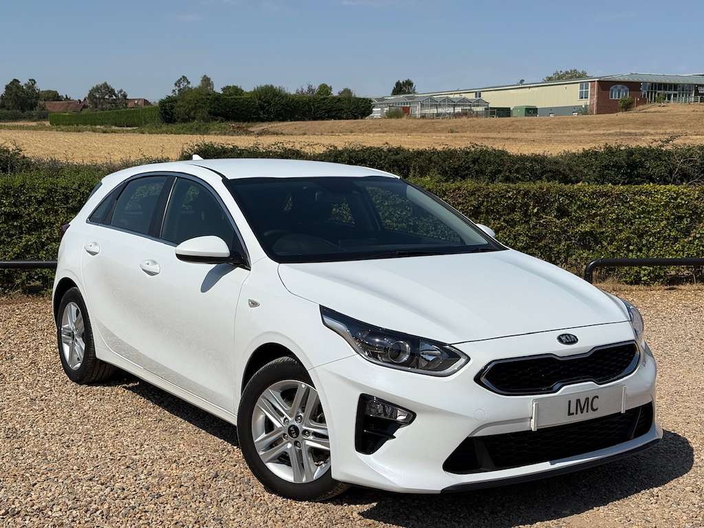 A 2021 KIA CEED 1.6 CRDi MHEV 2 Hatchback 5dr Diesel Hybrid Manual A 2021 KIA CEED 1.6 CRDi MHEV 2 Hatchback 5dr Diesel Hybrid Manual