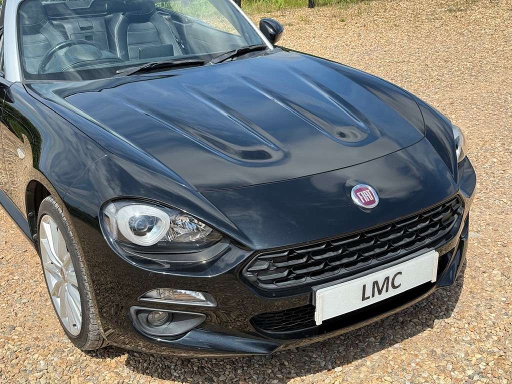 A 2018 FIAT 124 SPIDER 1.4 MultiAir Lusso Convertible 2dr Petrol Euro 6 ( A 2018 FIAT 124 SPIDER 1.4 MultiAir Lusso Convertible 2dr Petrol Euro 6 (