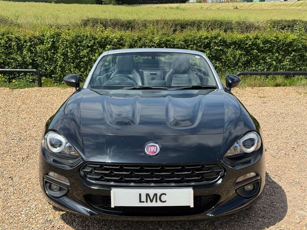 A 2018 FIAT 124 SPIDER 1.4 MultiAir Lusso Convertible 2dr Petrol Euro 6 ( A 2018 FIAT 124 SPIDER 1.4 MultiAir Lusso Convertible 2dr Petrol Euro 6 (