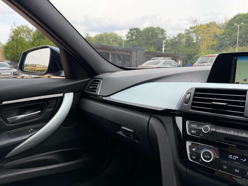2016 BMW 320D 2016 BMW 320D