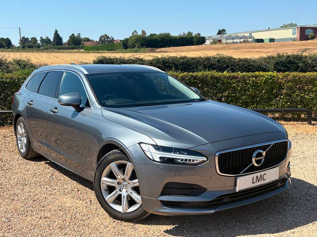 A 2018 VOLVO V90 2.0 D4 Momentum Estate 5dr Diesel Auto Euro 6 (s/s A 2018 VOLVO V90 2.0 D4 Momentum Estate 5dr Diesel Auto Euro 6 (s/s