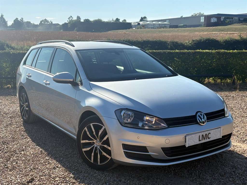 A 2016 VOLKSWAGEN GOLF 1.6 TDI BlueMotion Tech SE Estate 5dr Diesel DSG E A 2016 VOLKSWAGEN GOLF 1.6 TDI BlueMotion Tech SE Estate 5dr Diesel DSG E