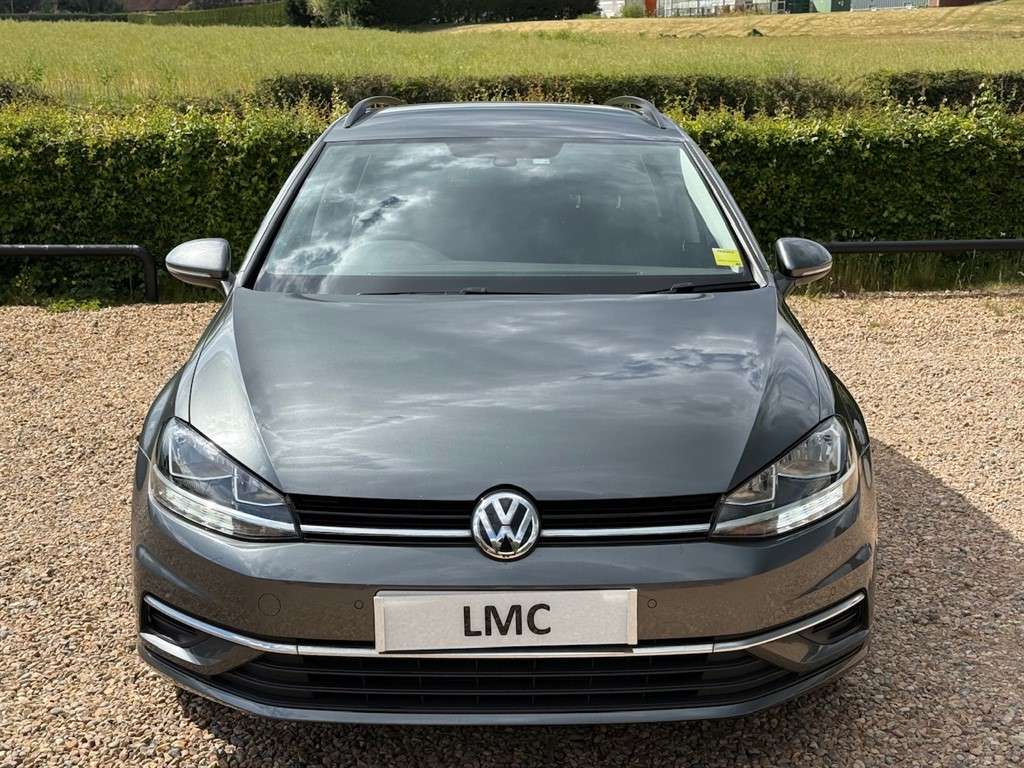 A 2018 VOLKSWAGEN GOLF 1.5 TSI EVO SE Nav Estate 5dr Petrol DSG Euro 6 (s A 2018 VOLKSWAGEN GOLF 1.5 TSI EVO SE Nav Estate 5dr Petrol DSG Euro 6 (s