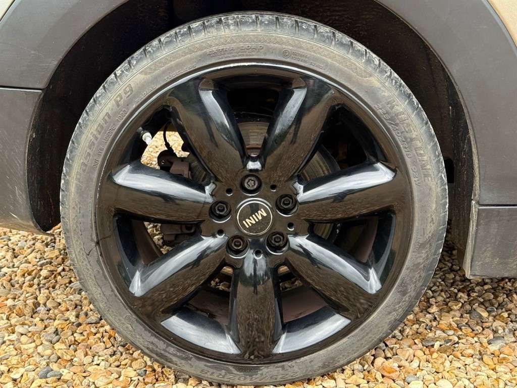 2018 MINI CLUBMAN 2018 MINI CLUBMAN