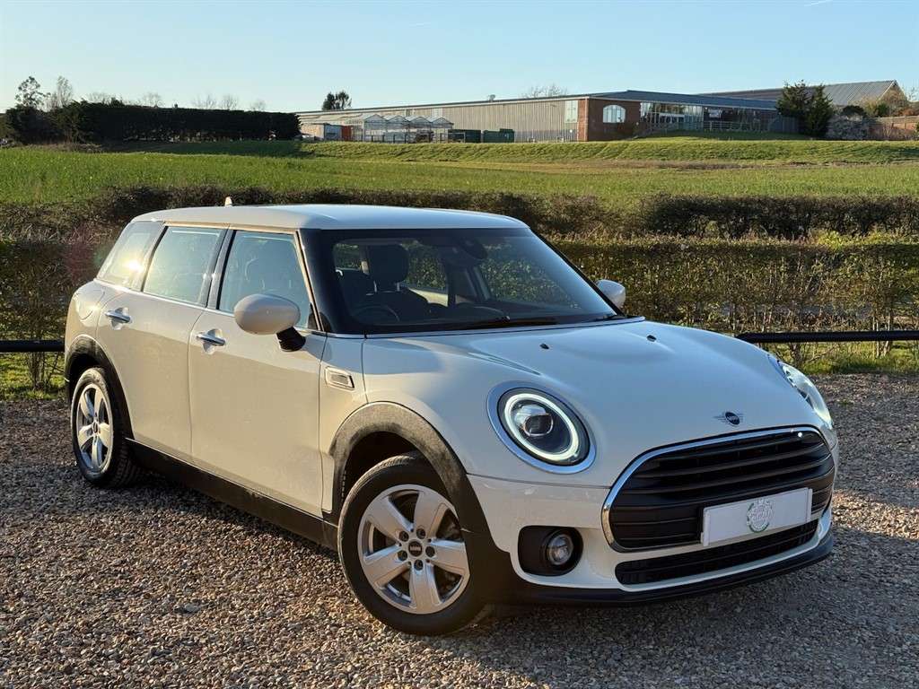 A 2019 MINI CLUBMAN 1.5 Cooper Classic Estate 6dr Petrol Manual Euro 6 A 2019 MINI CLUBMAN 1.5 Cooper Classic Estate 6dr Petrol Manual Euro 6