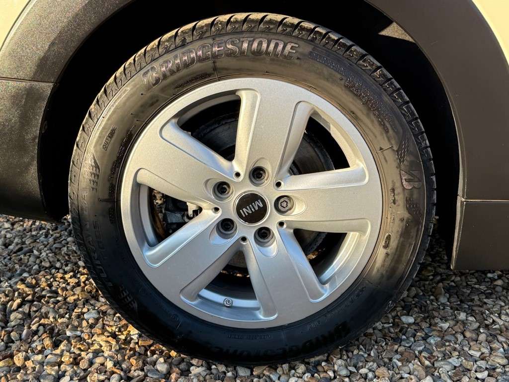 2019 MINI CLUBMAN 2019 MINI CLUBMAN