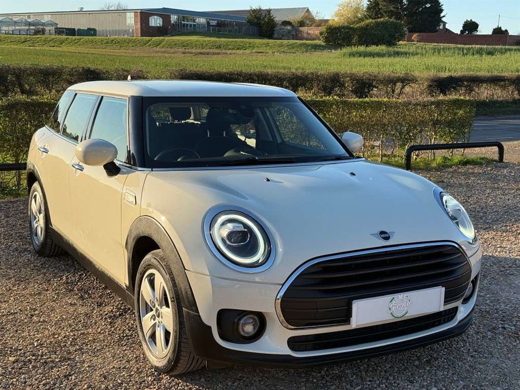 A 2019 MINI CLUBMAN 1.5 Cooper Classic Estate 6dr Petrol Manual Euro 6 A 2019 MINI CLUBMAN 1.5 Cooper Classic Estate 6dr Petrol Manual Euro 6