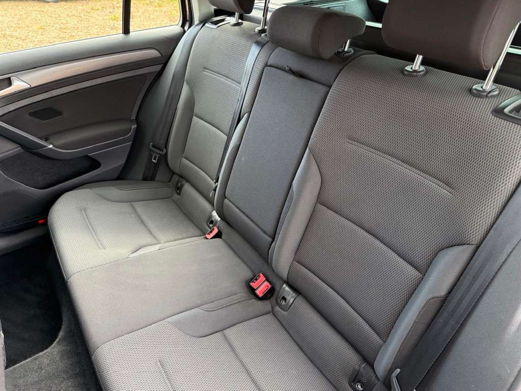 2018 VOLKSWAGEN GOLF 2018 VOLKSWAGEN GOLF