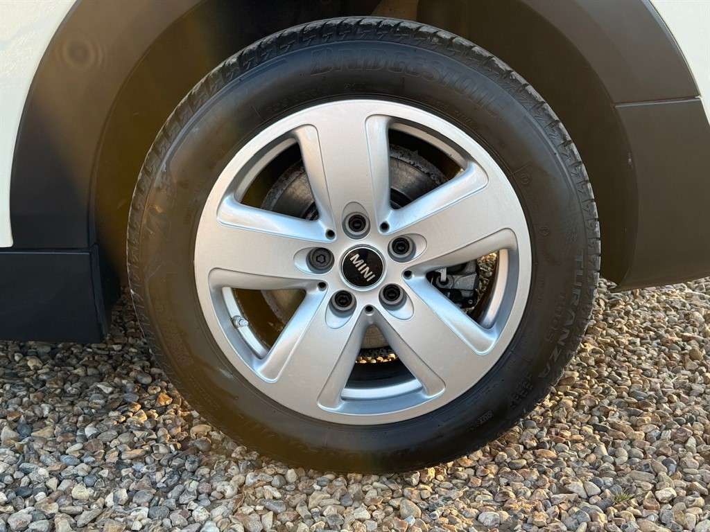 2019 MINI CLUBMAN 2019 MINI CLUBMAN