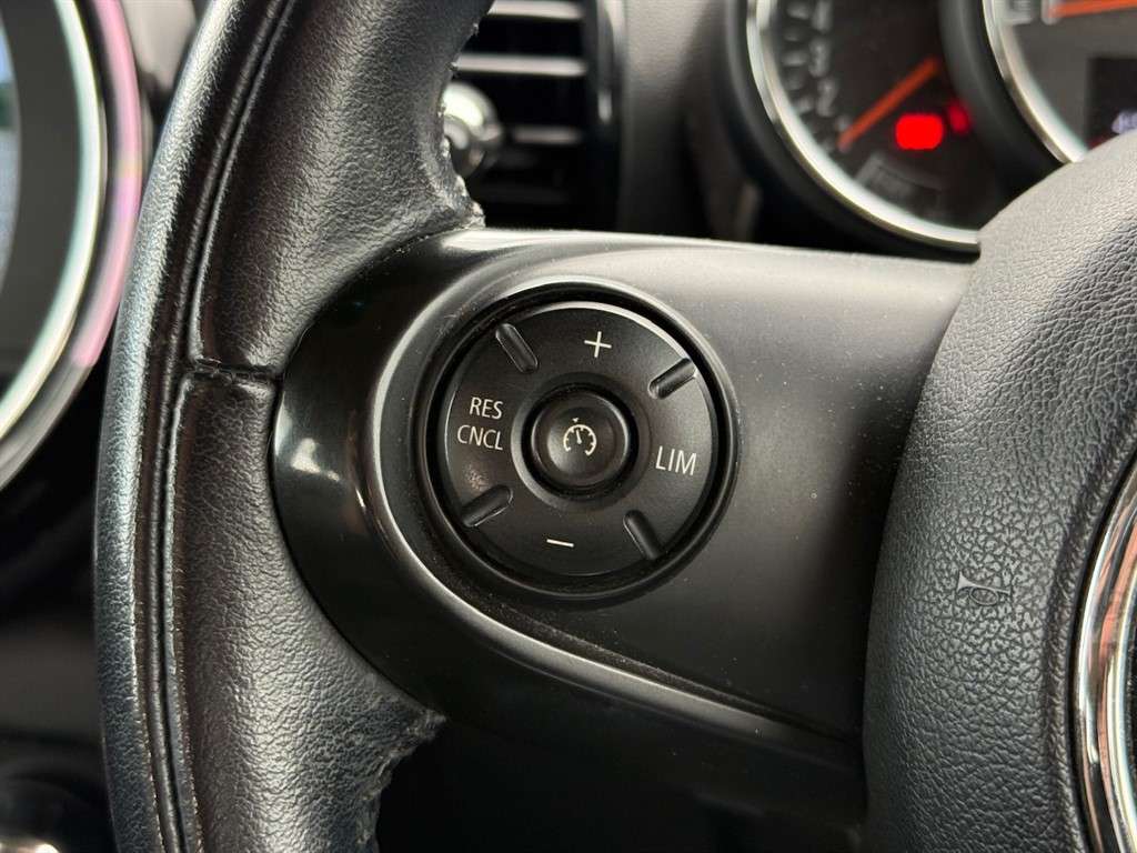 2018 MINI CLUBMAN 2018 MINI CLUBMAN