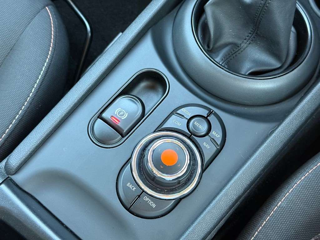 2019 MINI CLUBMAN 2019 MINI CLUBMAN