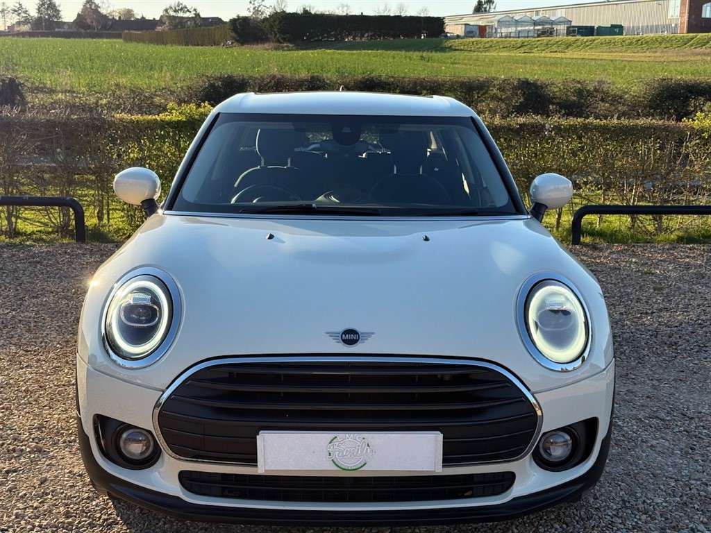 A 2019 MINI CLUBMAN 1.5 Cooper Classic Estate 6dr Petrol Manual Euro 6 A 2019 MINI CLUBMAN 1.5 Cooper Classic Estate 6dr Petrol Manual Euro 6