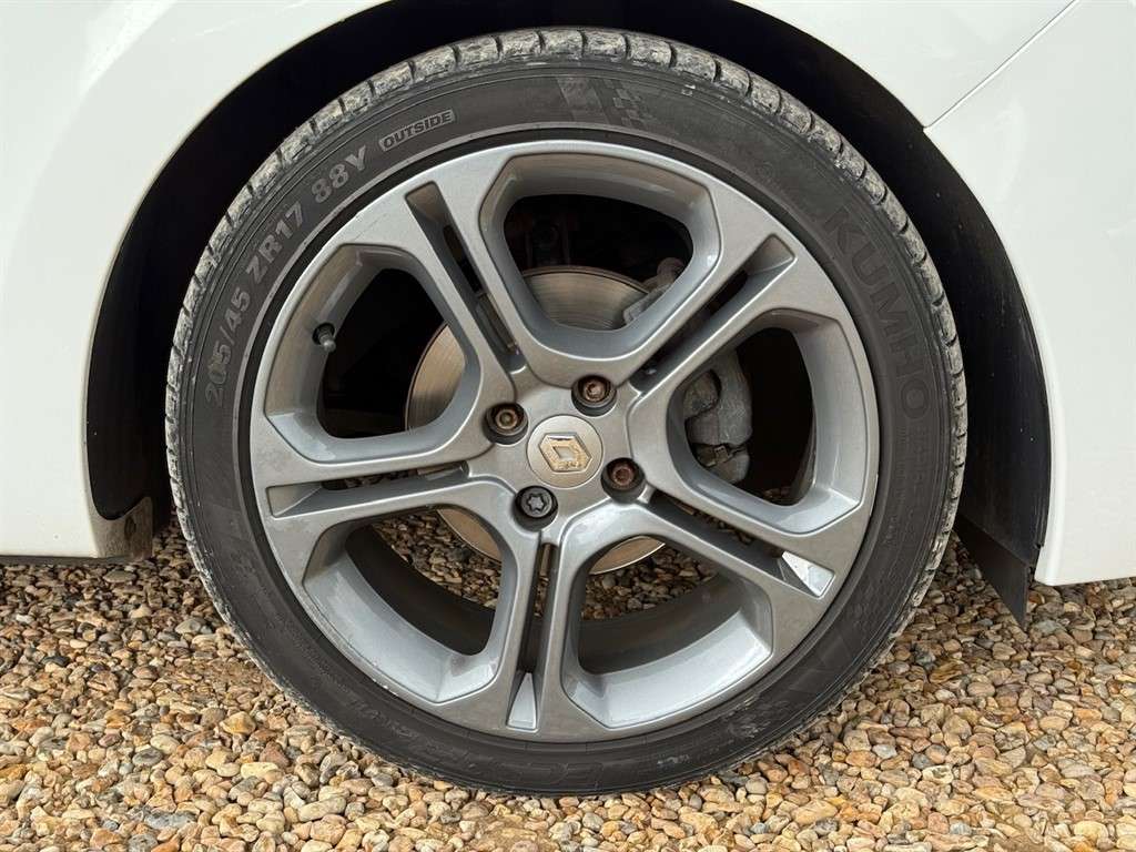 2015 RENAULT CLIO 2015 RENAULT CLIO