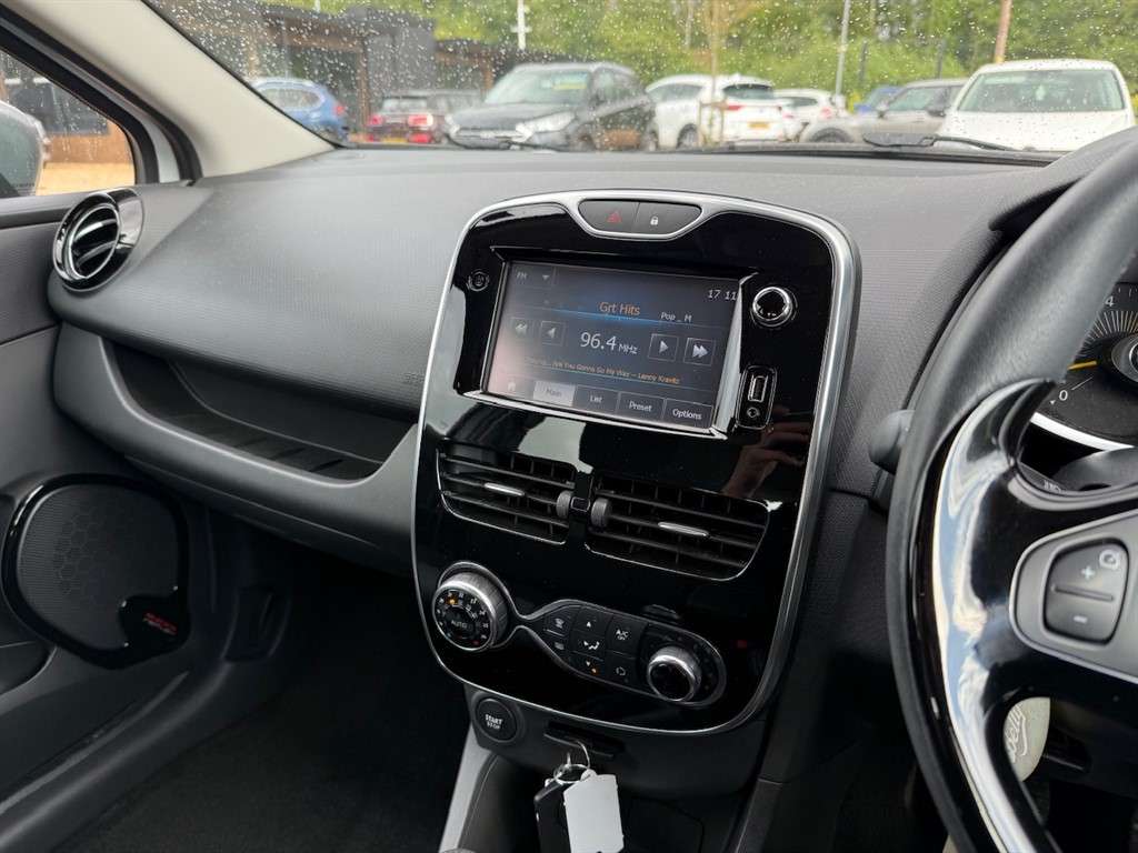2015 RENAULT CLIO 2015 RENAULT CLIO