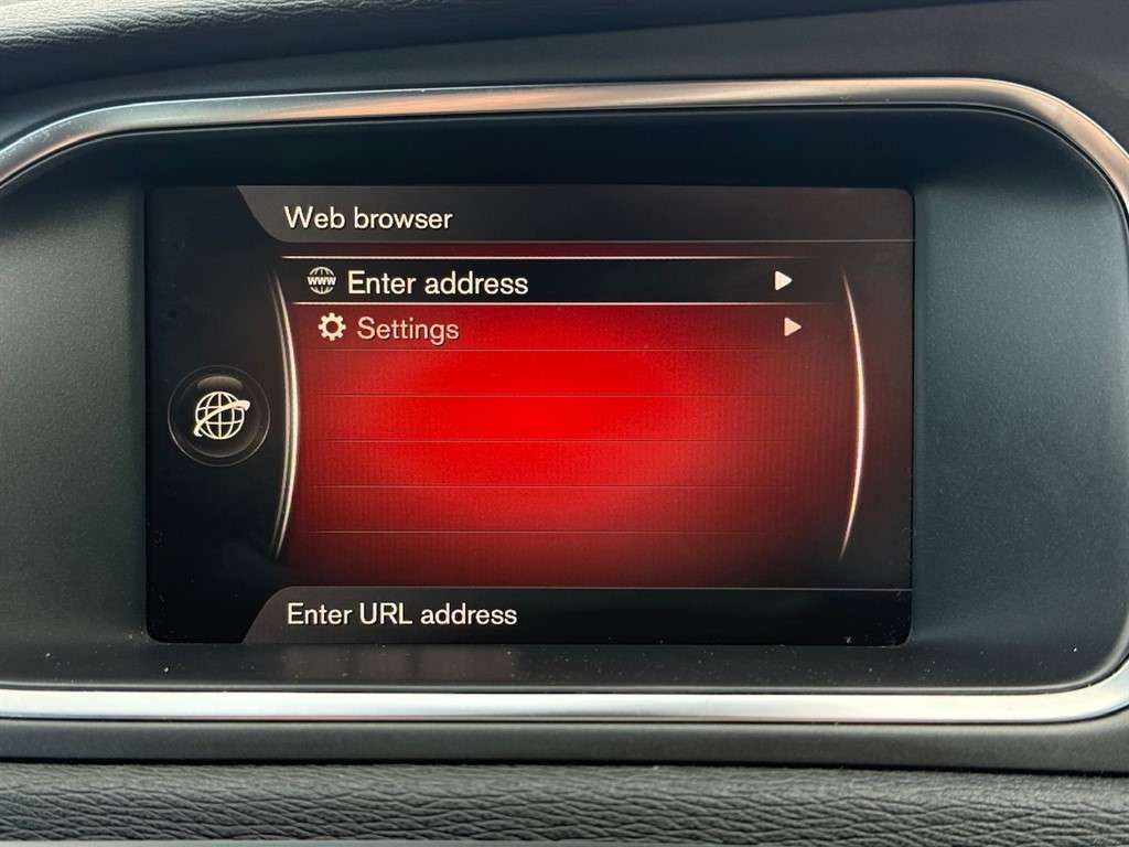 2017 VOLVO V40 2017 VOLVO V40