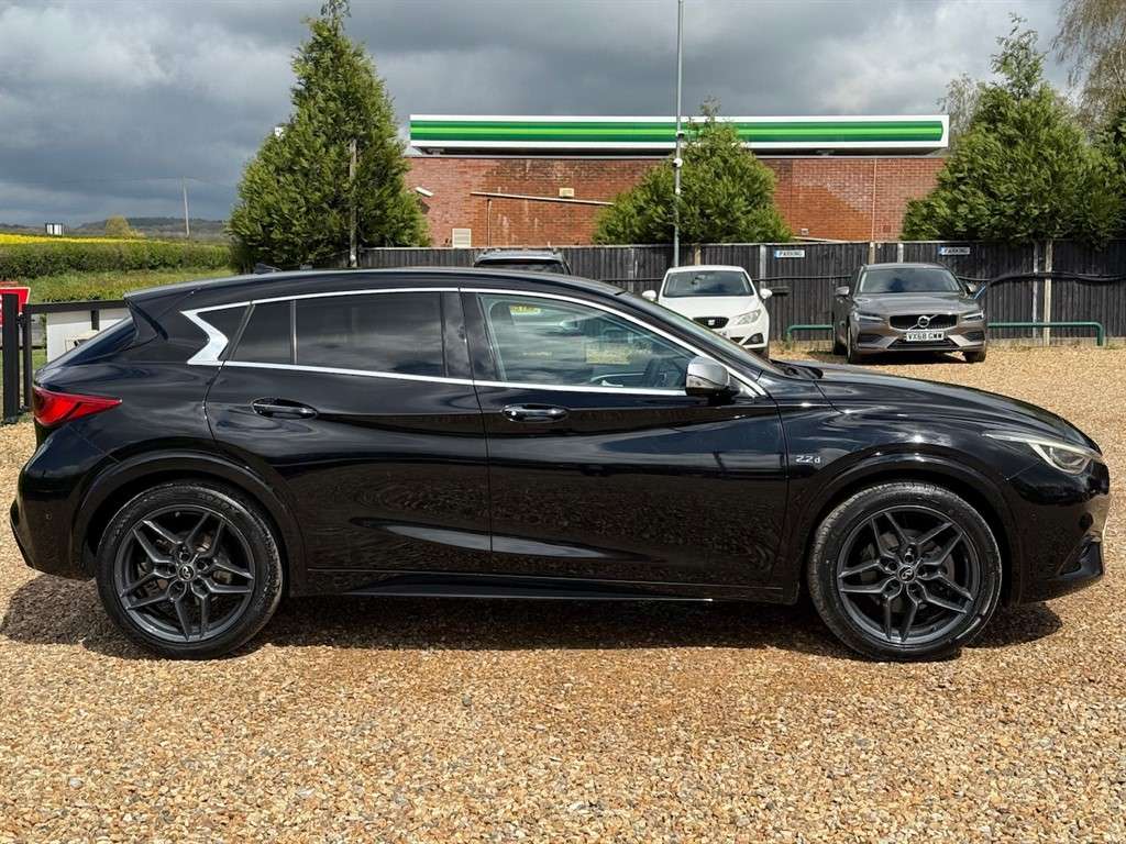 2018 INFINITI Q30 2018 INFINITI Q30