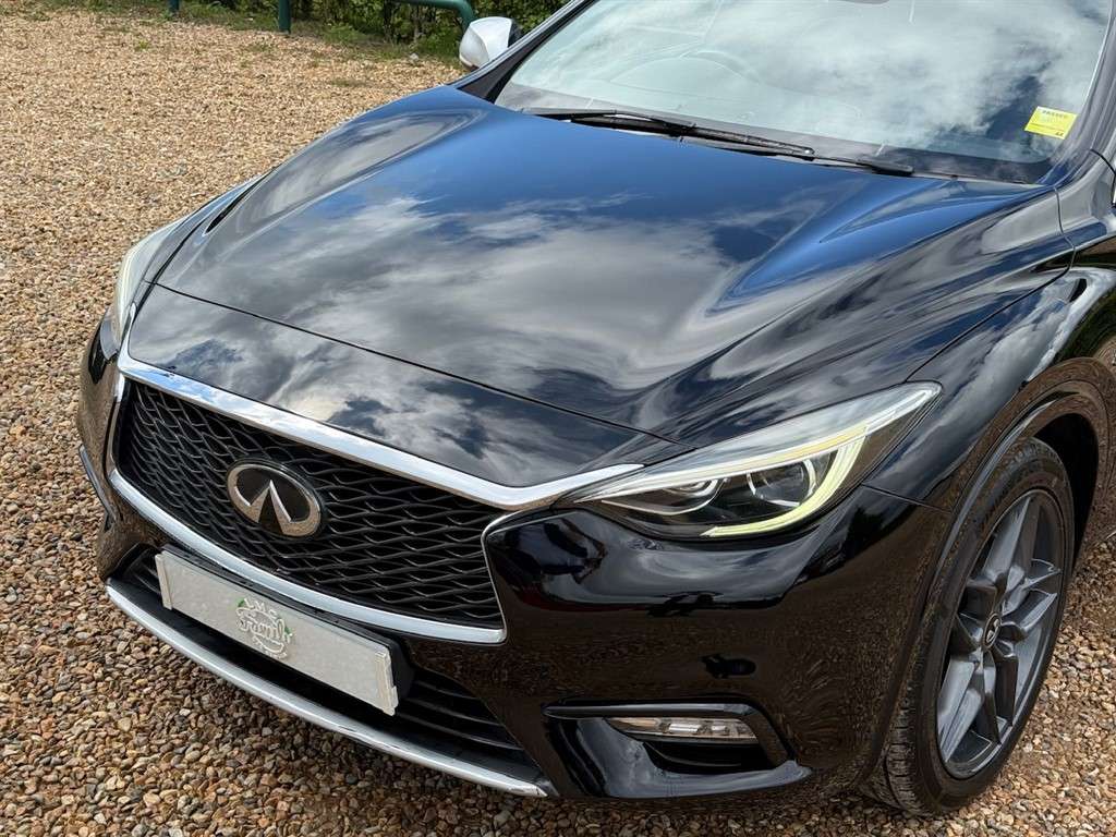 2018 INFINITI Q30 2018 INFINITI Q30