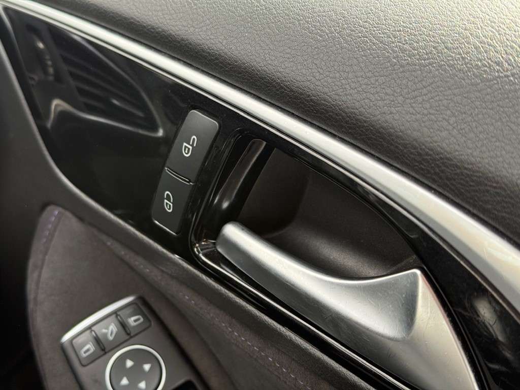 2018 INFINITI Q30 2018 INFINITI Q30