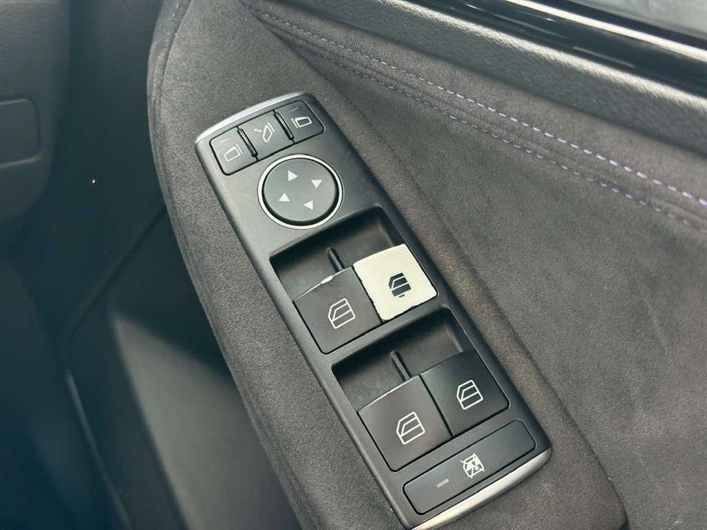 2018 INFINITI Q30 2018 INFINITI Q30