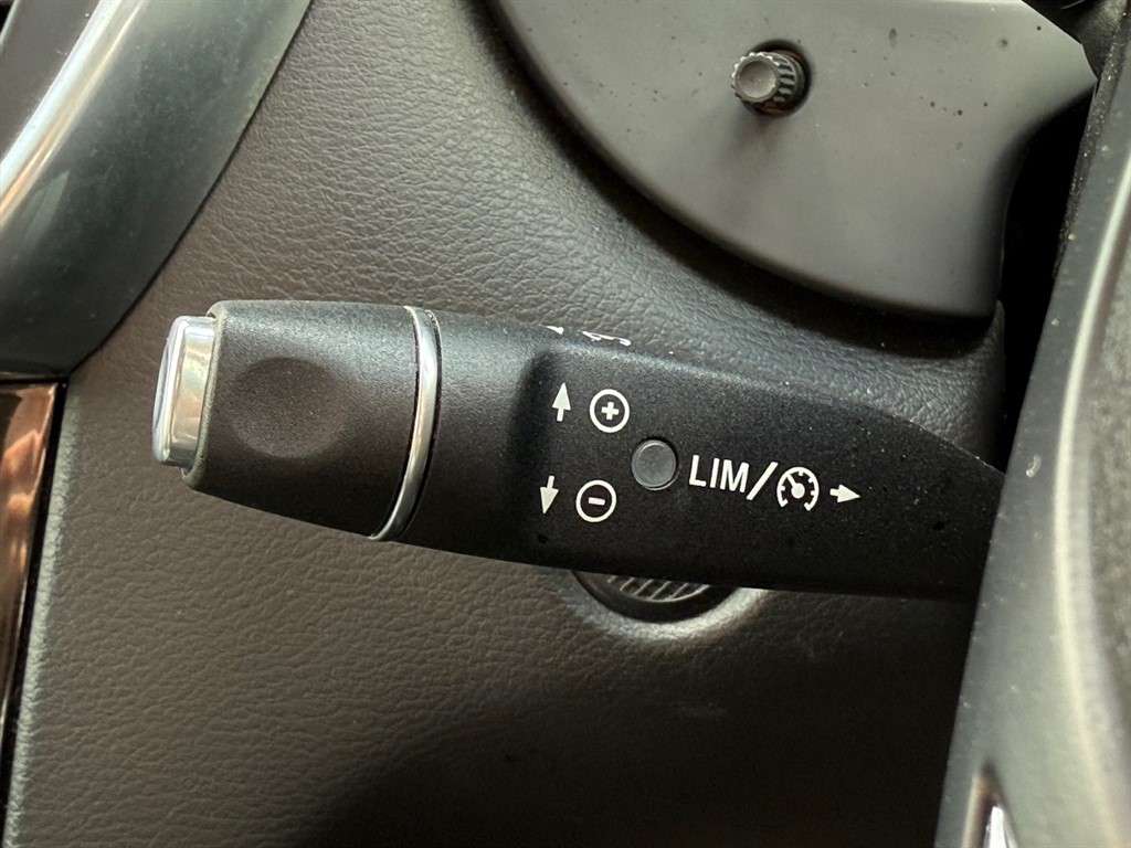 2018 INFINITI Q30 2018 INFINITI Q30