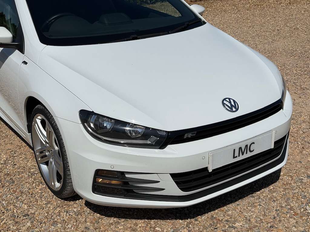 A 2016 VOLKSWAGEN SCIROCCO 2.0 TDI BlueMotion Tech R-Line Hatchback 3dr Diese A 2016 VOLKSWAGEN SCIROCCO 2.0 TDI BlueMotion Tech R-Line Hatchback 3dr Diese