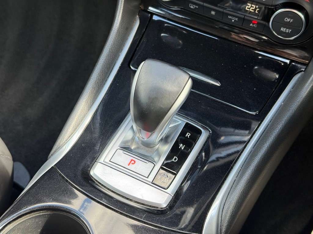 2018 INFINITI Q30 2018 INFINITI Q30