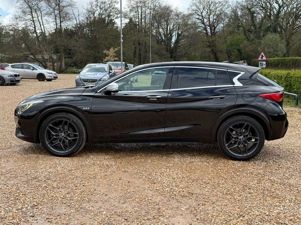 2018 INFINITI Q30 2018 INFINITI Q30