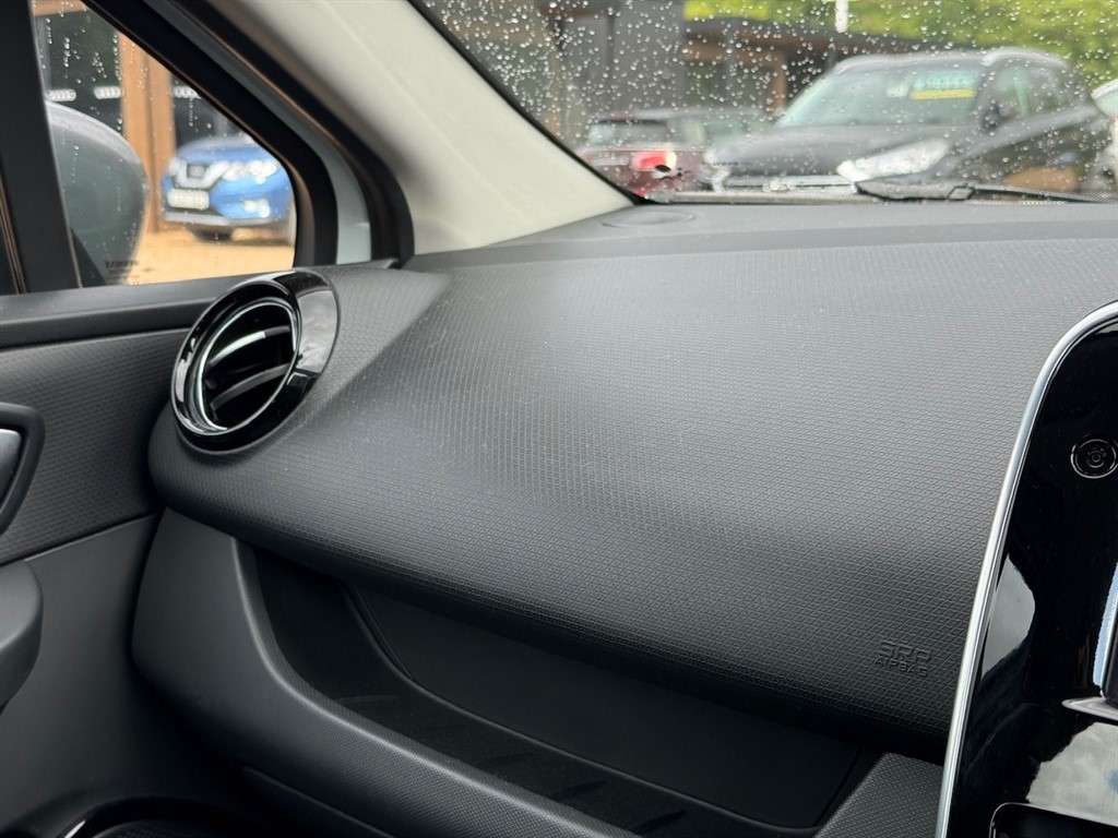2015 RENAULT CLIO 2015 RENAULT CLIO