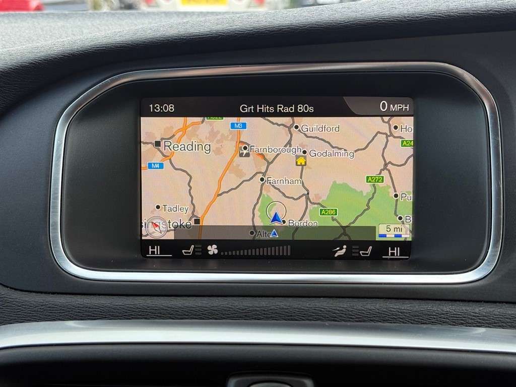 2017 VOLVO V40 2017 VOLVO V40