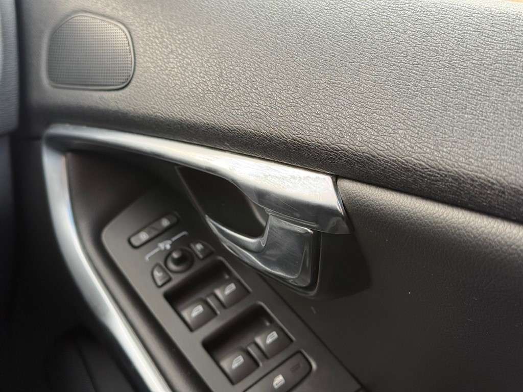 2017 VOLVO V40 2017 VOLVO V40