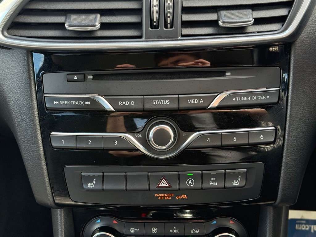 2018 INFINITI Q30 2018 INFINITI Q30