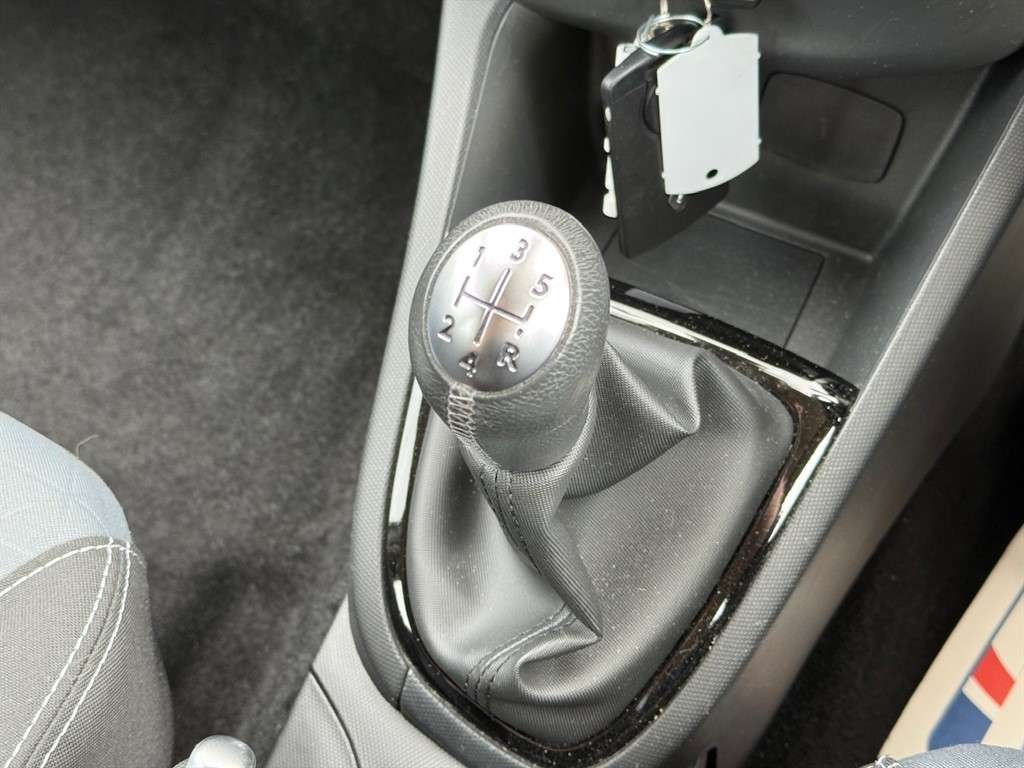 2015 RENAULT CLIO 2015 RENAULT CLIO