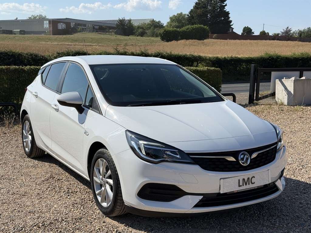 A 2020 VAUXHALL ASTRA 1.5 Turbo D Business Edition Nav Hatchback 5dr Die A 2020 VAUXHALL ASTRA 1.5 Turbo D Business Edition Nav Hatchback 5dr Die