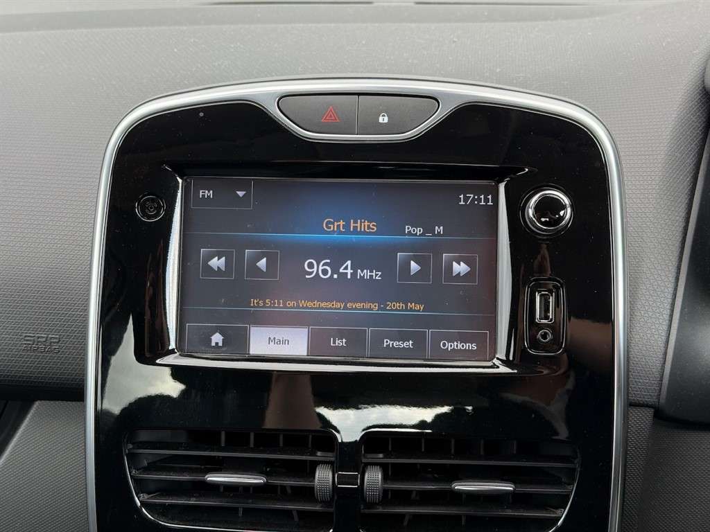 2015 RENAULT CLIO 2015 RENAULT CLIO