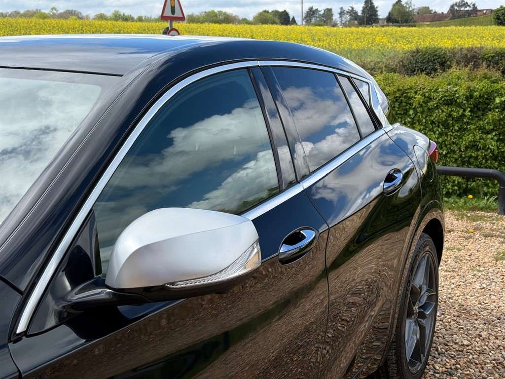 2018 INFINITI Q30 2018 INFINITI Q30