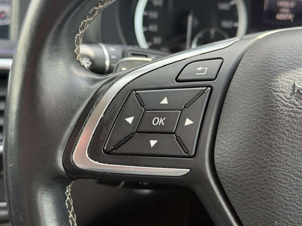2018 INFINITI Q30 2018 INFINITI Q30