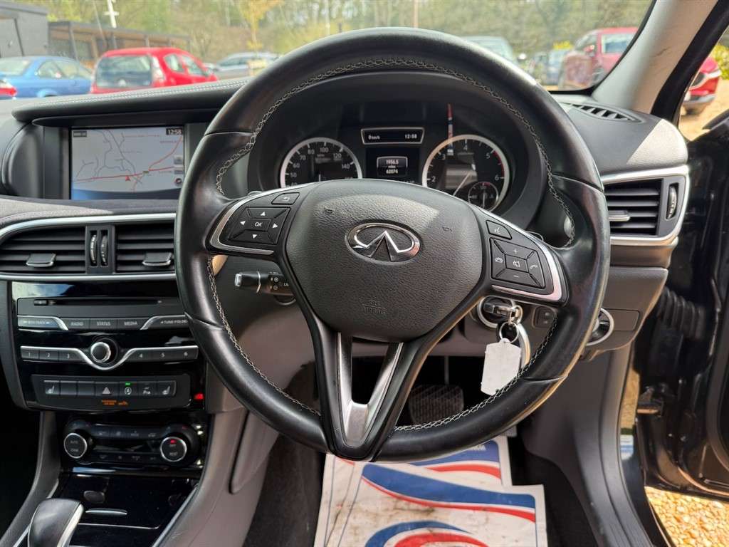 2018 INFINITI Q30 2018 INFINITI Q30