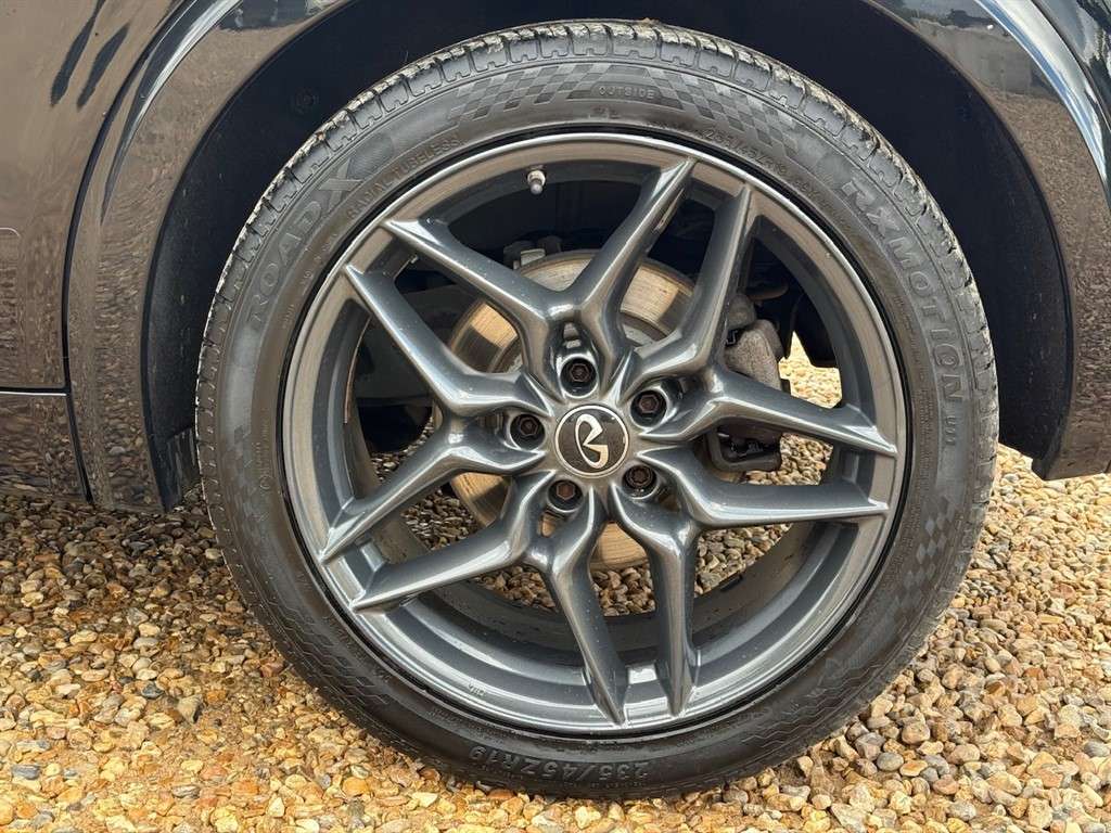 2018 INFINITI Q30 2018 INFINITI Q30