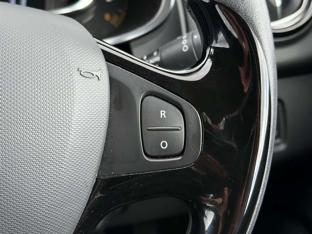 2015 RENAULT CLIO 2015 RENAULT CLIO