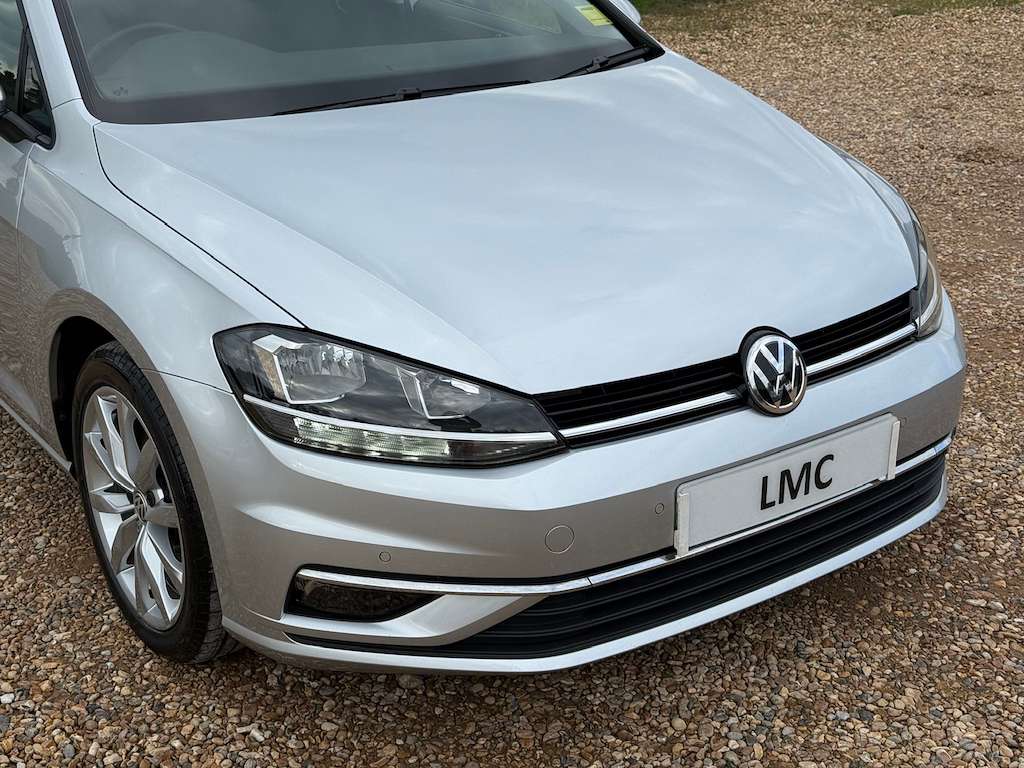 A 2019 VOLKSWAGEN GOLF 2.0 TDI GT Hatchback 5dr Diesel DSG Euro 6 (s/s) ( A 2019 VOLKSWAGEN GOLF 2.0 TDI GT Hatchback 5dr Diesel DSG Euro 6 (s/s) (