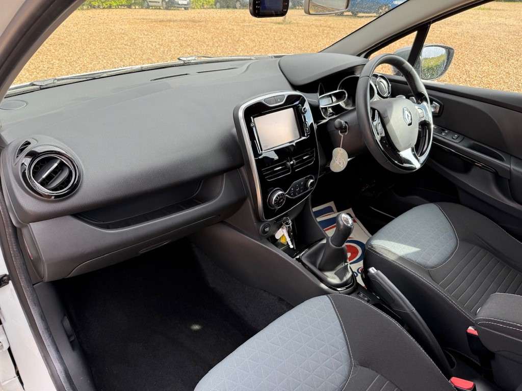 2015 RENAULT CLIO 2015 RENAULT CLIO