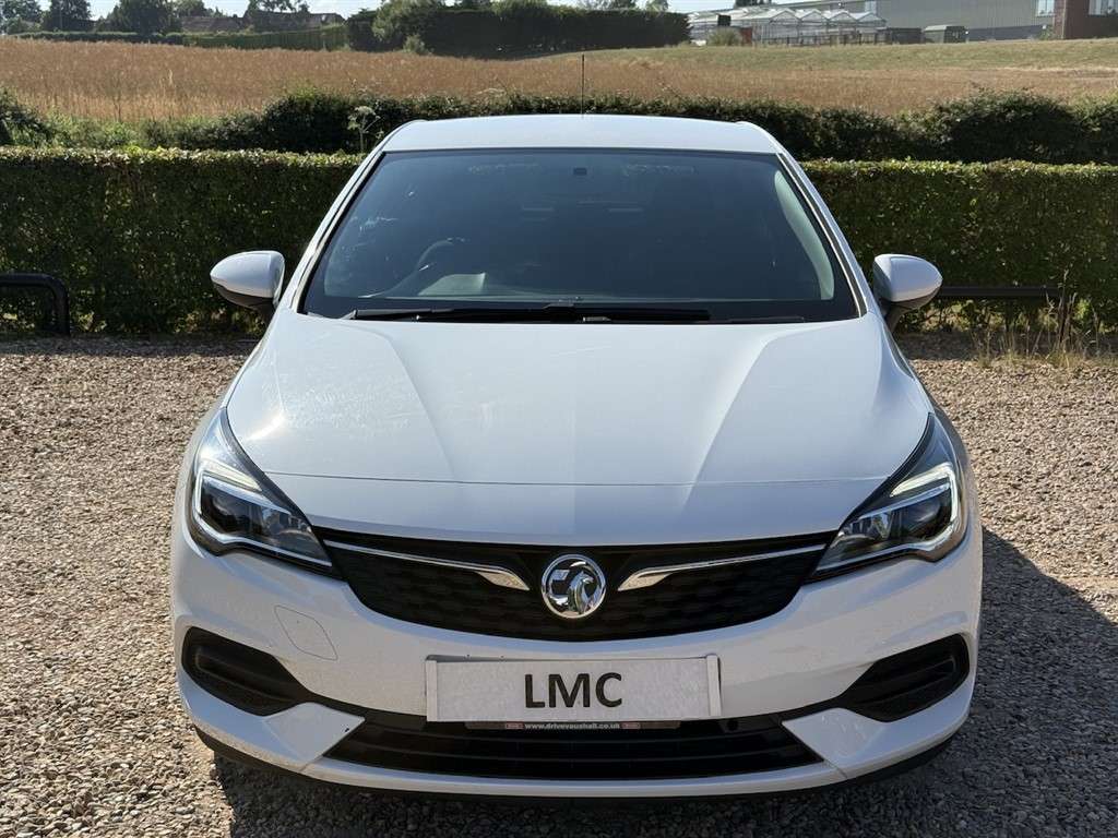 A 2020 VAUXHALL ASTRA 1.5 Turbo D Business Edition Nav Hatchback 5dr Die A 2020 VAUXHALL ASTRA 1.5 Turbo D Business Edition Nav Hatchback 5dr Die