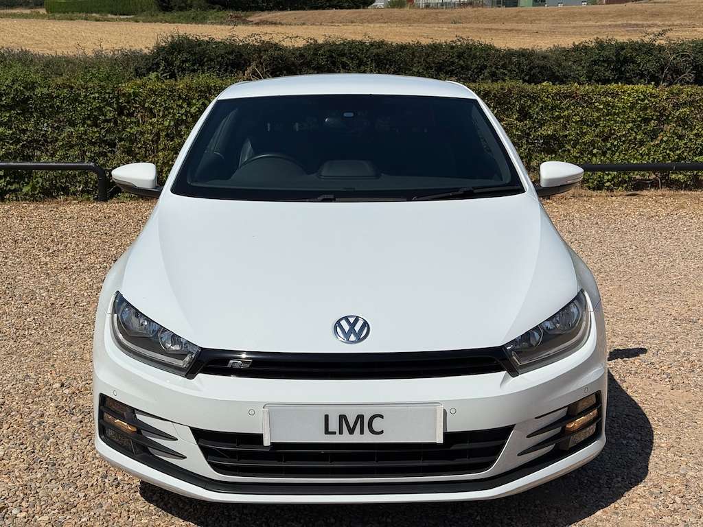 A 2016 VOLKSWAGEN SCIROCCO 2.0 TDI BlueMotion Tech R-Line Hatchback 3dr Diese A 2016 VOLKSWAGEN SCIROCCO 2.0 TDI BlueMotion Tech R-Line Hatchback 3dr Diese