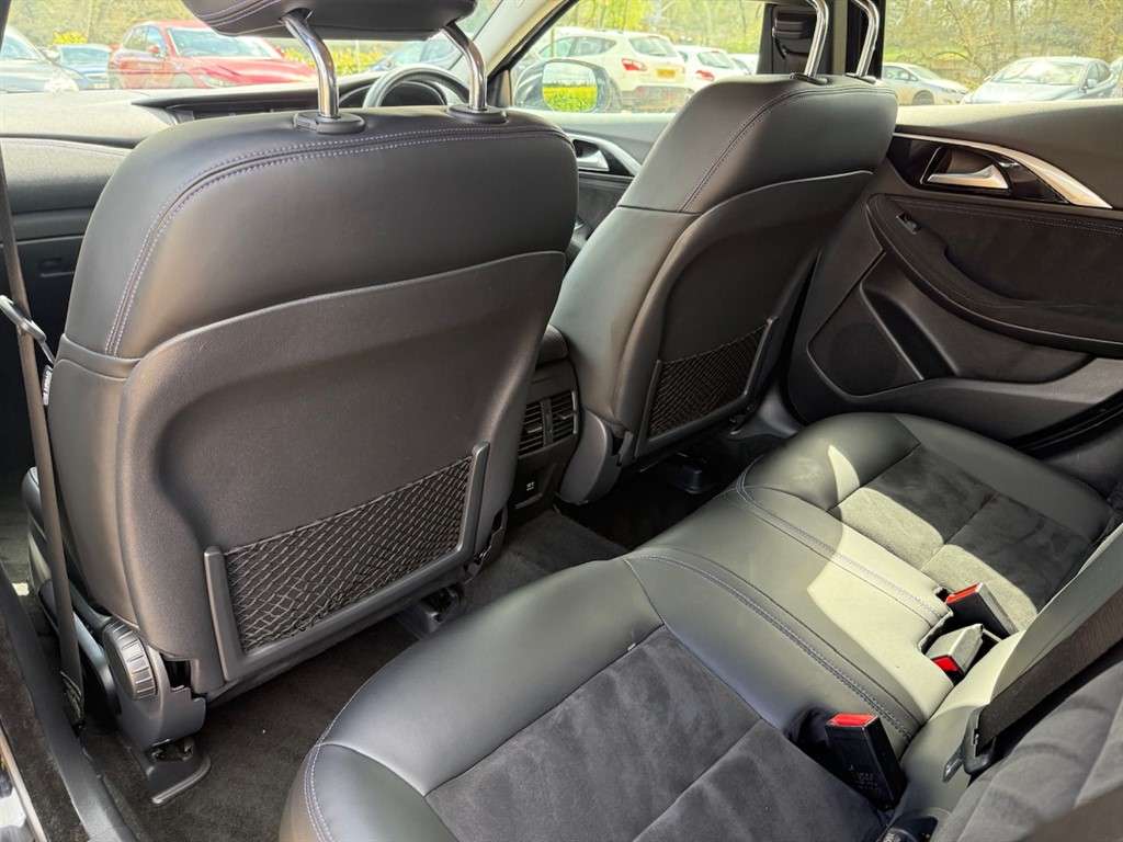2018 INFINITI Q30 2018 INFINITI Q30