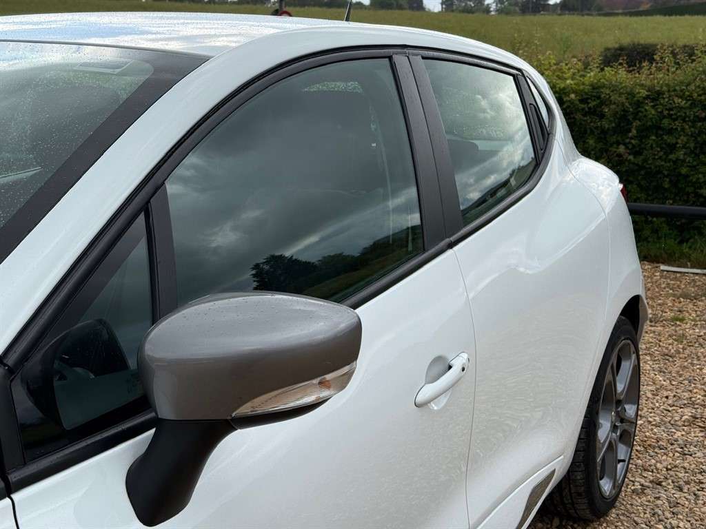 2015 RENAULT CLIO 2015 RENAULT CLIO