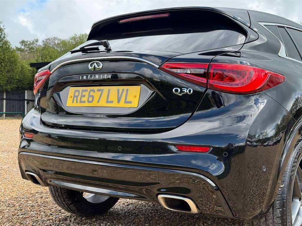 2018 INFINITI Q30 2018 INFINITI Q30
