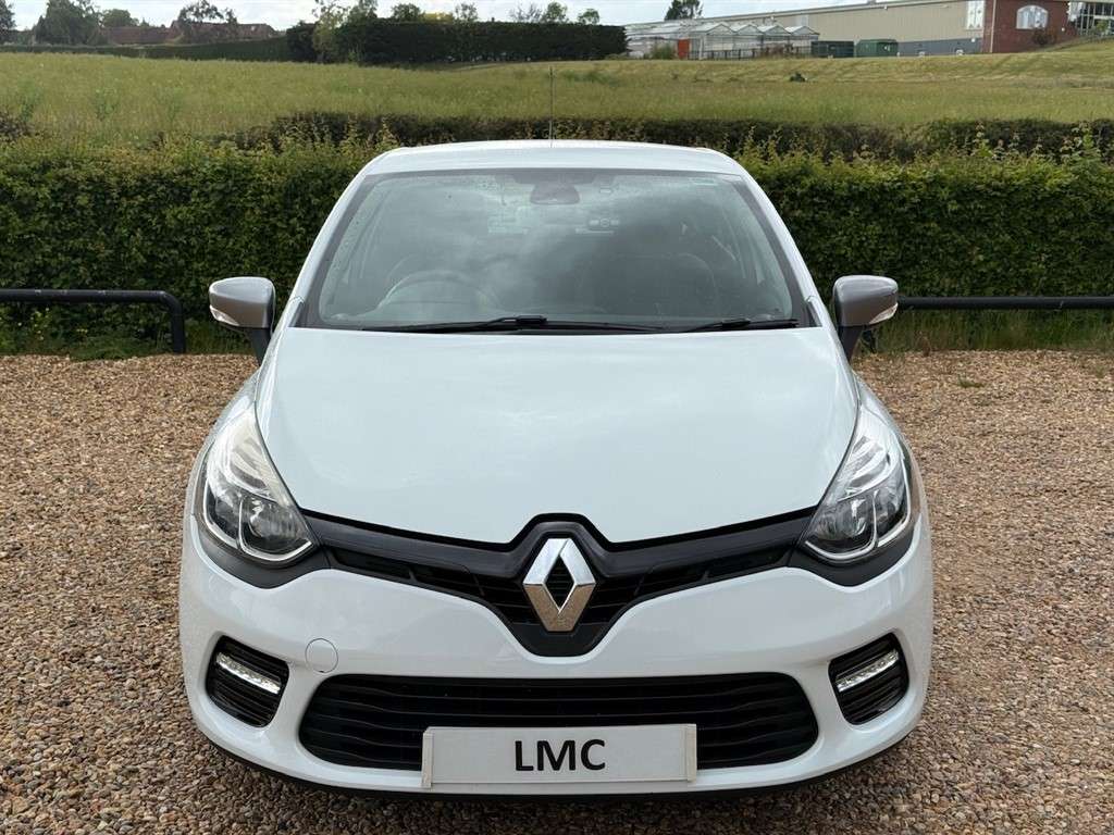 A 2015 RENAULT CLIO 1.5 dCi Dynamique S Nav Hatchback 5dr Diesel Manua A 2015 RENAULT CLIO 1.5 dCi Dynamique S Nav Hatchback 5dr Diesel Manua
