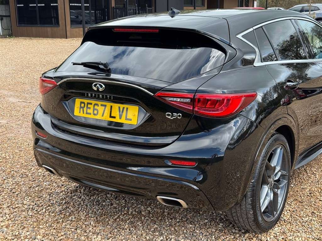 2018 INFINITI Q30 2018 INFINITI Q30